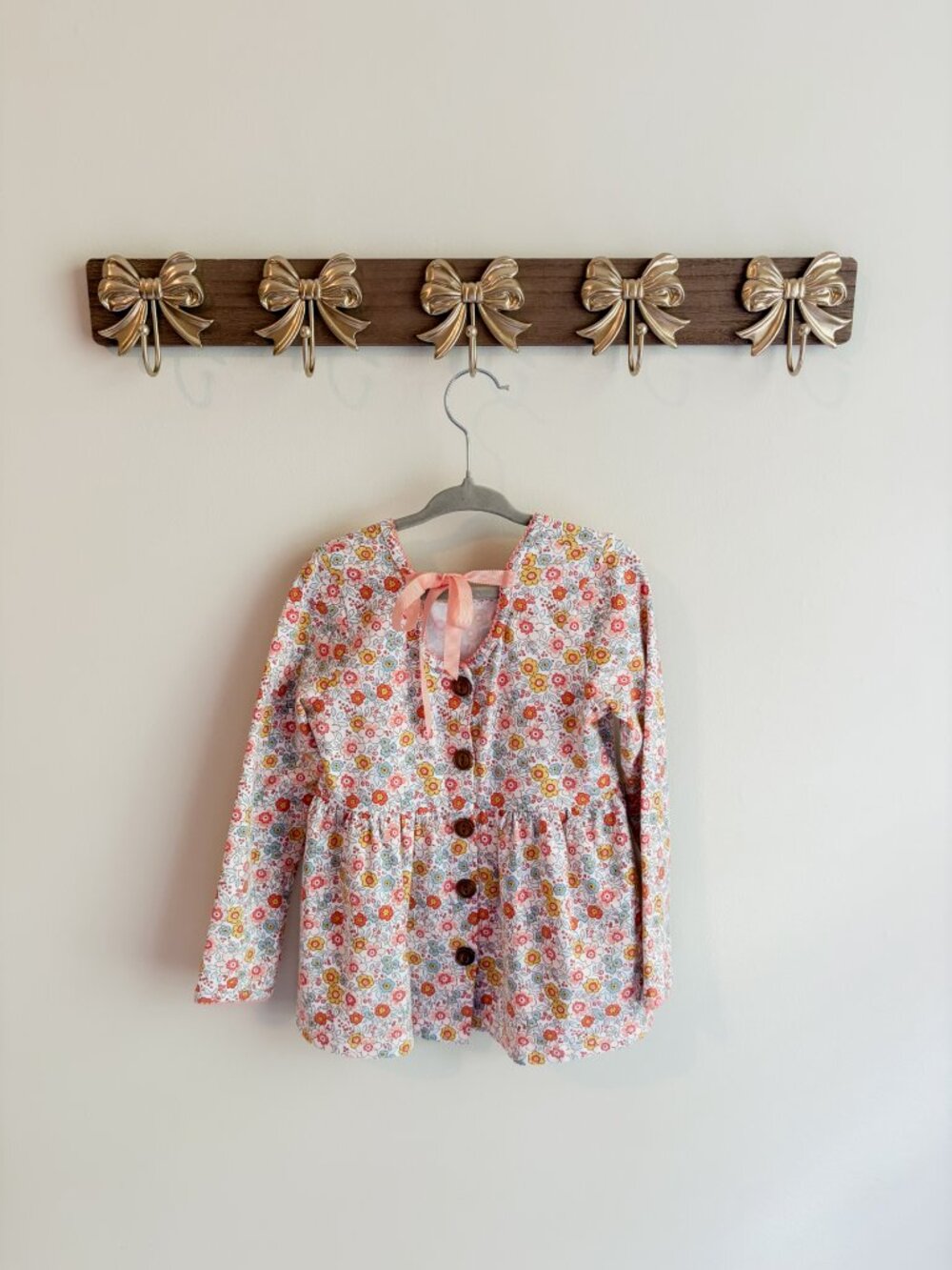 Shrimp and Grits Kids Girls Size Small (4-5T) Floral Long Sleeve Top with Button - Picture 2 of 2